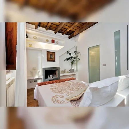 Labanca's Luxury Pantheon 2 Apartament