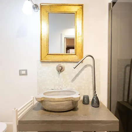 Labanca's Luxury Pantheon 2 Apartament